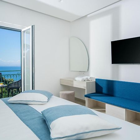 Sea View Deluxe Apartments Vico Equense Eksteriør bilde