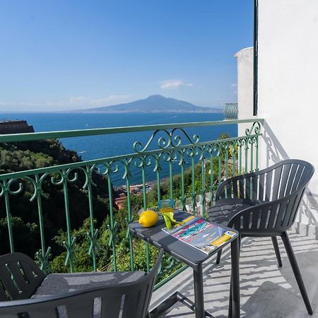 Sea View Deluxe Apartments Vico Equense Eksteriør bilde
