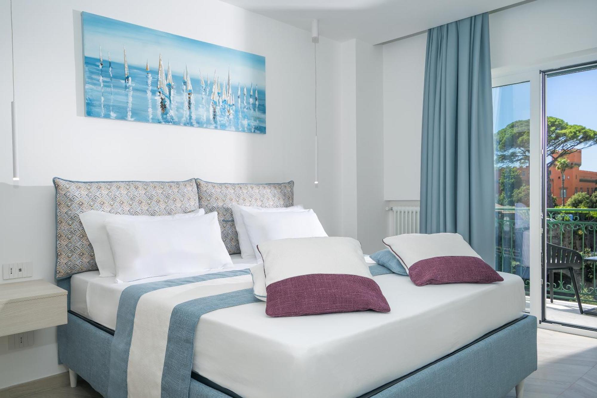 Sea View Deluxe Apartments Vico Equense Eksteriør bilde
