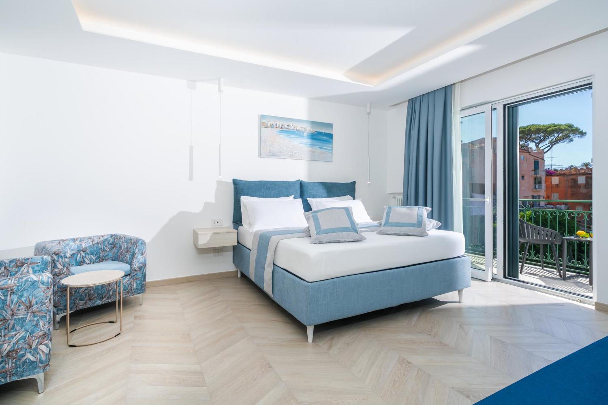 Sea View Deluxe Apartments Vico Equense Eksteriør bilde