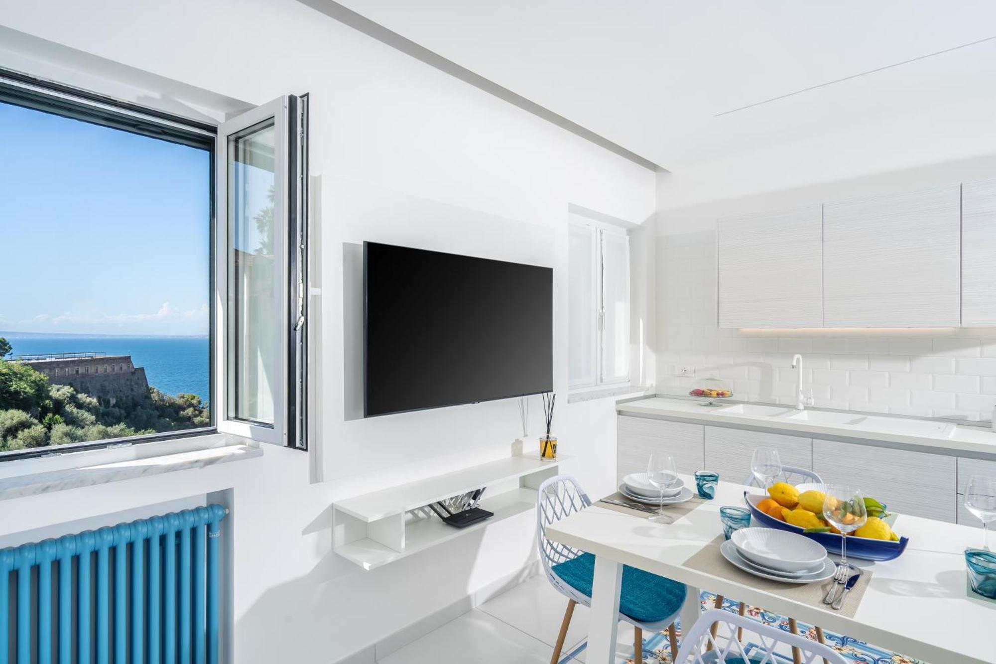 Sea View Deluxe Apartments Vico Equense Eksteriør bilde